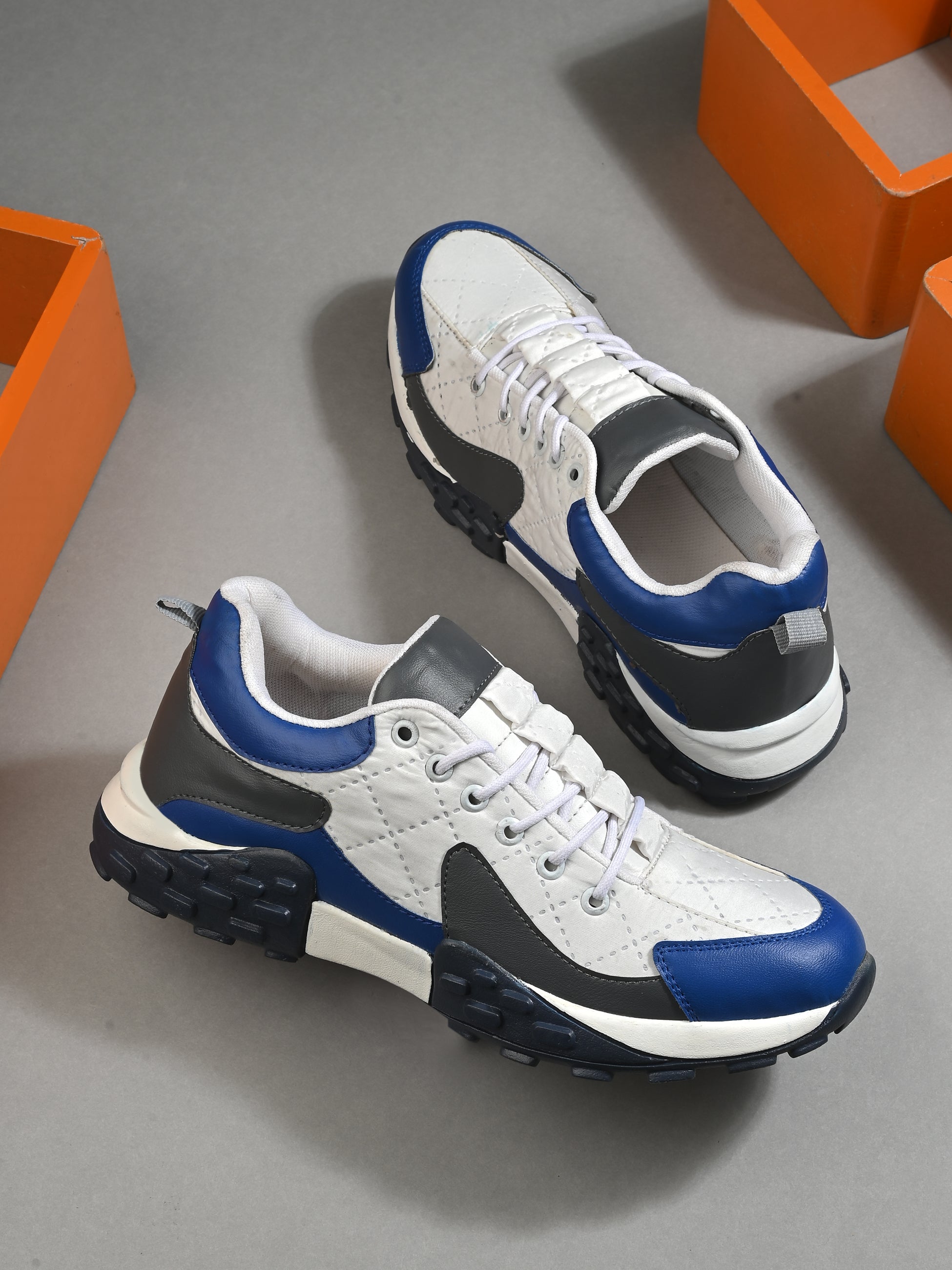 White Sneaker Shoes - indiflux.store